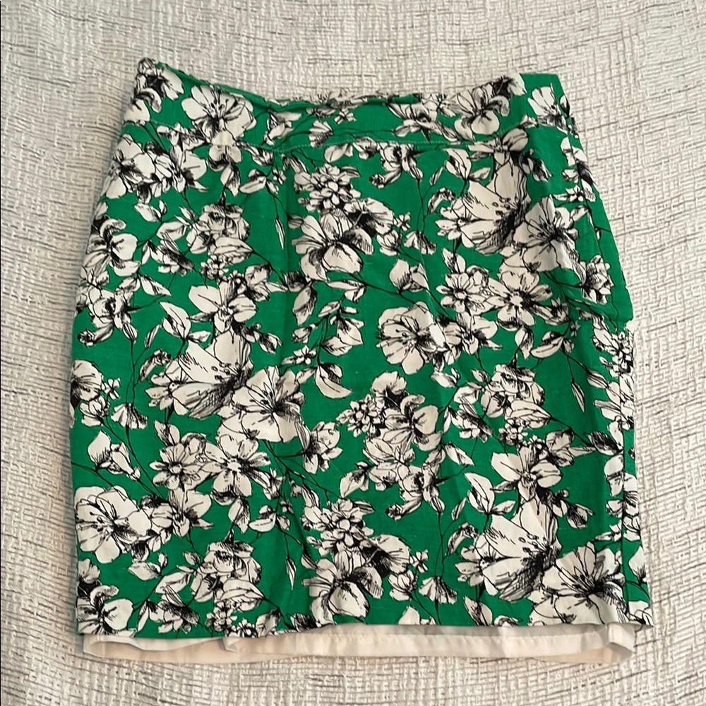 Forever 21 Vibrant Green Floral Pencil Skirt
